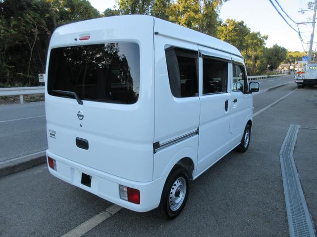 ＮＶ１００クリッパーバン ＤＸ　ＧＬセーフティパッケージ　社外ナビＴＶ　ＥＴＣ　エマージェンシーブレーキ　キーレス　コーナーセンサー　オートライト　車線逸脱警報　ヘッドライトレベライザー　格納ミラー　オーバーヘッドコンソール（13枚目）