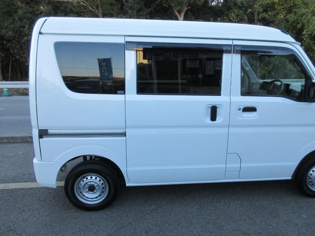 ＮＶ１００クリッパーバン ＤＸ　ＧＬセーフティパッケージ　社外ナビＴＶ　ＥＴＣ　エマージェンシーブレーキ　キーレス　コーナーセンサー　オートライト　車線逸脱警報　ヘッドライトレベライザー　格納ミラー　オーバーヘッドコンソール（15枚目）