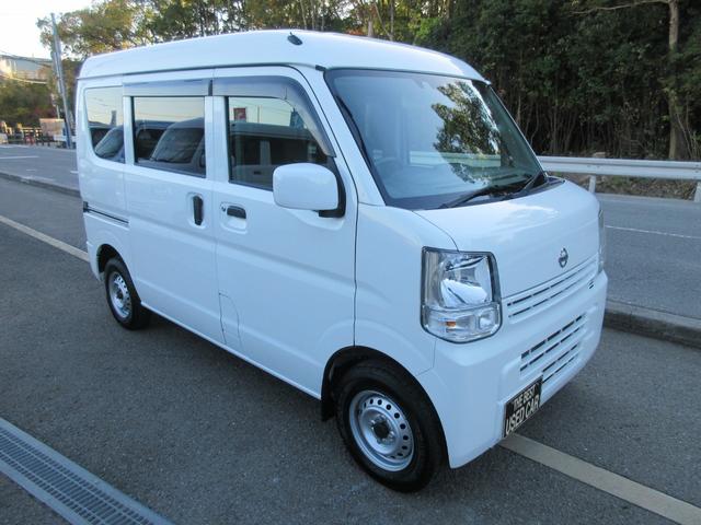 ＮＶ１００クリッパーバン ＤＸ　ＧＬセーフティパッケージ　社外ナビＴＶ　ＥＴＣ　エマージェンシーブレーキ　キーレス　コーナーセンサー　オートライト　車線逸脱警報　ヘッドライトレベライザー　格納ミラー　オーバーヘッドコンソール（17枚目）