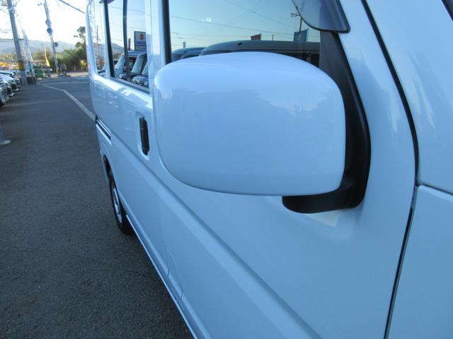 ＮＶ１００クリッパーバン ＤＸ　ＧＬセーフティパッケージ　社外ナビＴＶ　ＥＴＣ　エマージェンシーブレーキ　キーレス　コーナーセンサー　オートライト　車線逸脱警報　ヘッドライトレベライザー　格納ミラー　オーバーヘッドコンソール（21枚目）