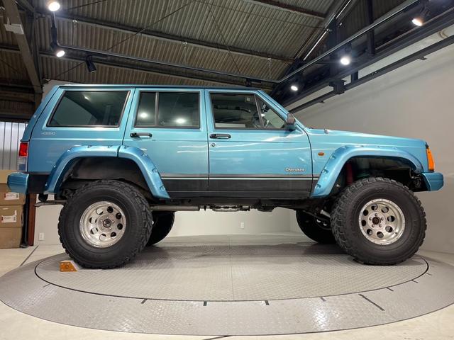 スポーツ　前期スポーツ・４ＷＤ・ハイクオリティ整備済み・４．５インチリフトアップ・ブッシュワーカー・９６年限定色アクアブルー(4枚目)