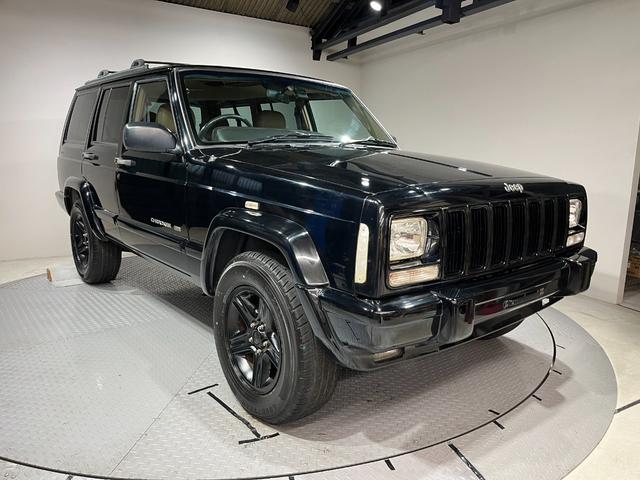 ジープ・チェロキー リミテッド　リミテッド　後期リミテッド・４ＷＤ・純正１６アルミつや消し黒塗装・ナビ・ドラレコ・リアルベージュレザー・ブラック（6枚目）