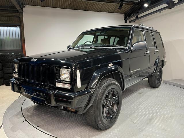 ジープ・チェロキー リミテッド　リミテッド　後期リミテッド・４ＷＤ・純正１６アルミつや消し黒塗装・ナビ・ドラレコ・リアルベージュレザー・ブラック（7枚目）