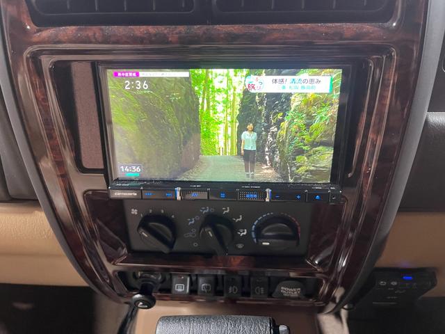 ジープ・チェロキー リミテッド　リミテッド　後期リミテッド・４ＷＤ・純正１６アルミつや消し黒塗装・ナビ・ドラレコ・リアルベージュレザー・ブラック（23枚目）