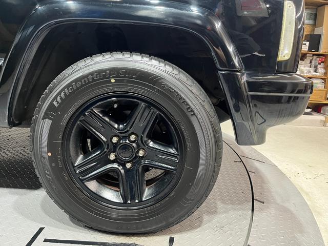ジープ・チェロキー リミテッド　リミテッド　後期リミテッド・４ＷＤ・純正１６アルミつや消し黒塗装・ナビ・ドラレコ・リアルベージュレザー・ブラック（39枚目）