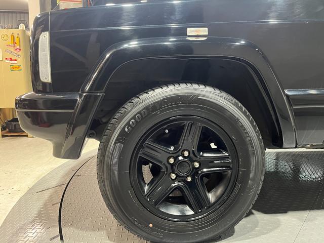 ジープ・チェロキー リミテッド　リミテッド　後期リミテッド・４ＷＤ・純正１６アルミつや消し黒塗装・ナビ・ドラレコ・リアルベージュレザー・ブラック（41枚目）