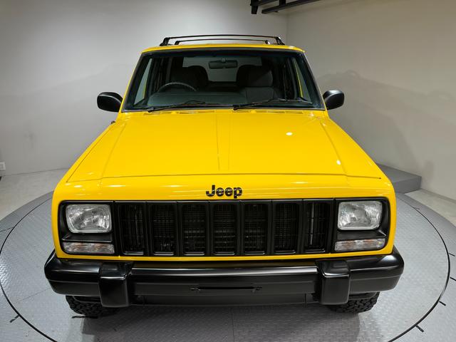 ジープ・チェロキー スポーツ　後期スポーツ・４ＷＤ・新品ＢＦグッドリッチオールテレーンタイヤ・デイトナブラックホイール・ルーフレール・自社オールペン済み・イエロー（2枚目）