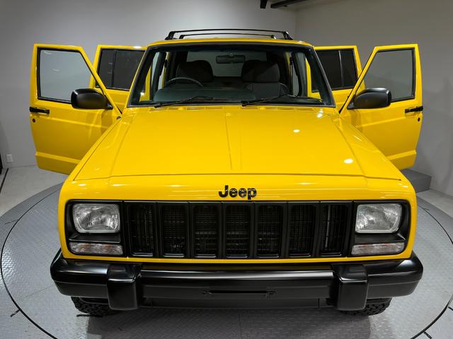 ジープ・チェロキー スポーツ　後期スポーツ・４ＷＤ・新品ＢＦグッドリッチオールテレーンタイヤ・デイトナブラックホイール・ルーフレール・自社オールペン済み・イエロー（12枚目）