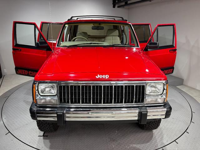 ジープ・チェロキー リミテッド　前期リミテッド・４ＷＤ・Ｒ５年オールペン、ＨＱ整備済み・Ｂｌｕｅｔｏｏｔｈオーディオ・３本スポークハンドル・シートスポーツ仕様・レッド（12枚目）