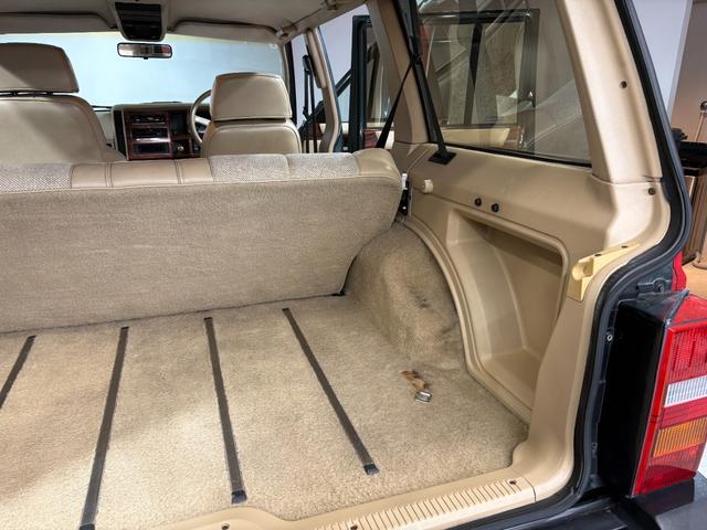 ジープ・チェロキー リミテッド　前期リミテッド・４ＷＤ・Ｒ５年オールペン、ＨＱ整備済み・Ｂｌｕｅｔｏｏｔｈオーディオ・３本スポークハンドル・シートスポーツ仕様・レッド（17枚目）