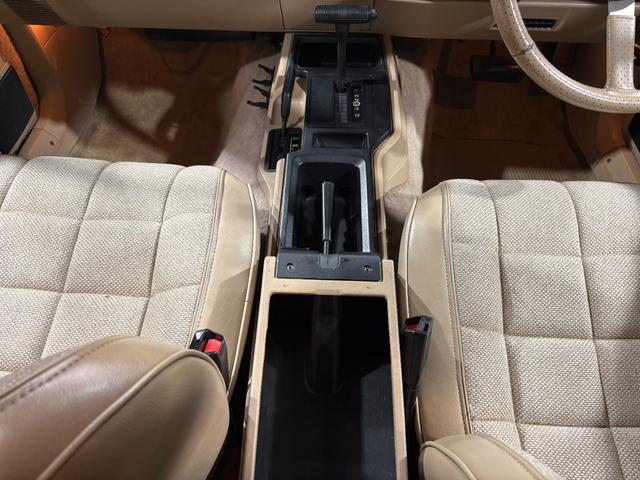 ジープ・チェロキー リミテッド　前期リミテッド・４ＷＤ・Ｒ５年オールペン、ＨＱ整備済み・Ｂｌｕｅｔｏｏｔｈオーディオ・３本スポークハンドル・シートスポーツ仕様・レッド（24枚目）