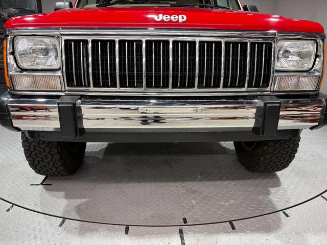 ジープ・チェロキー リミテッド　前期リミテッド・４ＷＤ・Ｒ５年オールペン、ＨＱ整備済み・Ｂｌｕｅｔｏｏｔｈオーディオ・３本スポークハンドル・シートスポーツ仕様・レッド（42枚目）