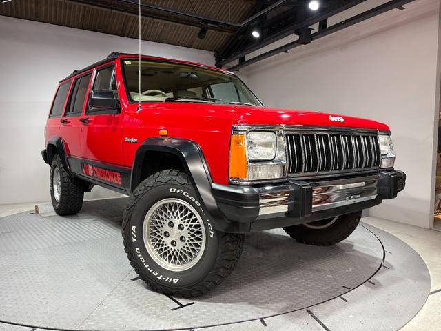 ジープ・チェロキー リミテッド　前期リミテッド・４ＷＤ・Ｒ５年オールペン、ＨＱ整備済み・Ｂｌｕｅｔｏｏｔｈオーディオ・３本スポークハンドル・シートスポーツ仕様・レッド（52枚目）