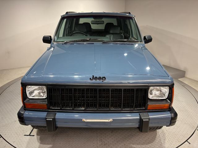 ジープ・チェロキー リミテッド　前期リミテッド・４ＷＤ・Ｂｌｕｅｔｏｏｔｈオーディオ・内装ブラック・アルルブルー（2枚目）