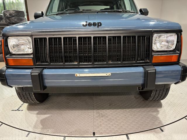 ジープ・チェロキー リミテッド　前期リミテッド・４ＷＤ・Ｂｌｕｅｔｏｏｔｈオーディオ・内装ブラック・アルルブルー（42枚目）