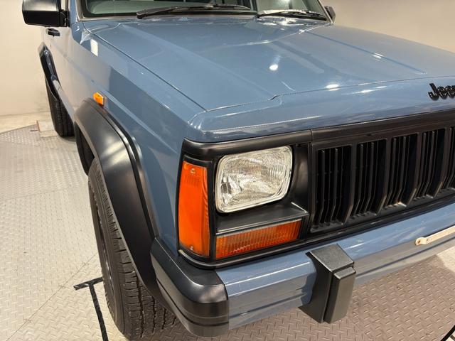 ジープ・チェロキー リミテッド　前期リミテッド・４ＷＤ・Ｂｌｕｅｔｏｏｔｈオーディオ・内装ブラック・アルルブルー（46枚目）