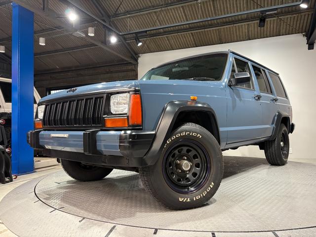 ジープ・チェロキー リミテッド　前期リミテッド・４ＷＤ・Ｂｌｕｅｔｏｏｔｈオーディオ・内装ブラック・アルルブルー（50枚目）