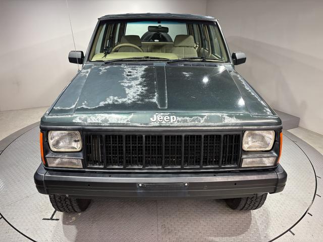 ジープ・チェロキー スポーツ　前期スポーツ・４ＷＤ・Ｂｌｕｅｔｏｏｔｈオーディオ・２インチリフトアップ・モスグリーン・背面タイヤ（2枚目）