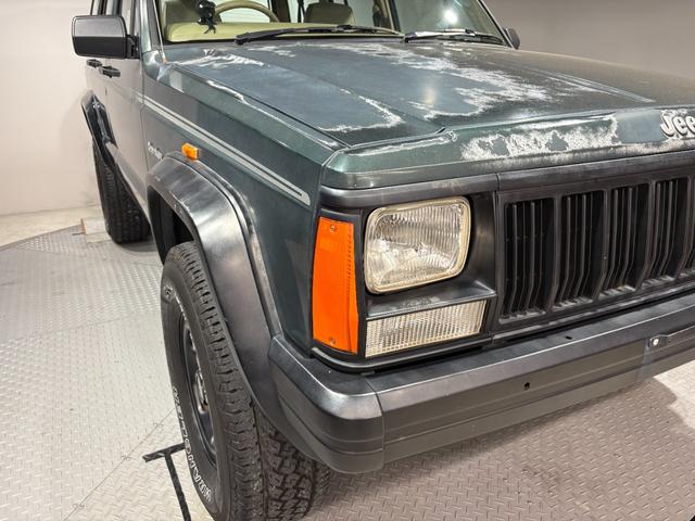 ジープ・チェロキー スポーツ　前期スポーツ・４ＷＤ・Ｂｌｕｅｔｏｏｔｈオーディオ・２インチリフトアップ・モスグリーン・背面タイヤ（46枚目）