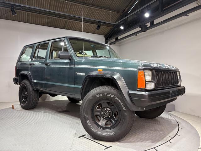 ジープ・チェロキー スポーツ　前期スポーツ・４ＷＤ・Ｂｌｕｅｔｏｏｔｈオーディオ・２インチリフトアップ・モスグリーン・背面タイヤ（51枚目）