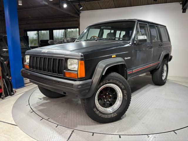 ジープ・チェロキー スポーツ 前期スポーツ・4WD・momoステアリング・リフトアップ・・ブラック・背面タイヤ(50枚目)