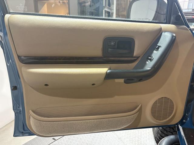 ����ȃh�A����