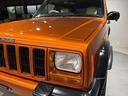 スポーツ　【チェロキー（ＸＪ・７ＭＸ）専門店】後期スポーツ・４ＷＤ・フロントカメラ・サイドカメラ・デジタルインナーミラー兼ドラレコ・リヤカメラ・２インチリフトアップ・ＵＶカットフィルム・メタリックオレンジ（48枚目）