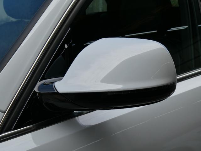 Ｑ５ ２．０ＴＦＳＩクワトロ　Ｓラインパッケージ　アダプティブクルーズコントロール　８速ティプトロニック　ハーフレザー　純正ナビ・ＴＶ・Ｂカメラ　ドラレコ　パワーバックドア　スマートキー　記録簿（12枚目）