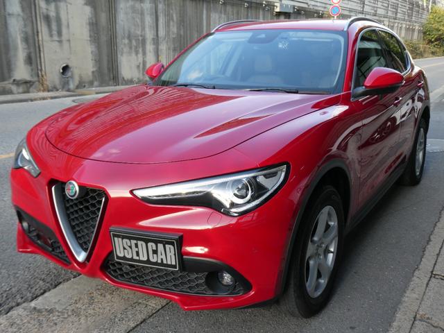 ステルヴィオ ２．２ターボ　ディーゼルＱ４　４ＷＤ　本革シート　アダプティブクルーズコントロール　パドルシフト　ディスプレイオーディオ　電動リヤゲート　スマートキー　記録簿　スペアキー（5枚目）