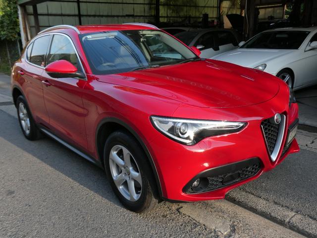 ステルヴィオ ２．２ターボ　ディーゼルＱ４　４ＷＤ　本革シート　アダプティブクルーズコントロール　パドルシフト　ディスプレイオーディオ　電動リヤゲート　スマートキー　記録簿　スペアキー（7枚目）
