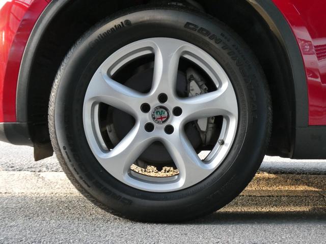 ステルヴィオ ２．２ターボ　ディーゼルＱ４　４ＷＤ　本革シート　アダプティブクルーズコントロール　パドルシフト　ディスプレイオーディオ　電動リヤゲート　スマートキー　記録簿　スペアキー（14枚目）