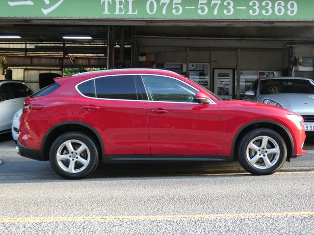 ステルヴィオ ２．２ターボ　ディーゼルＱ４　４ＷＤ　本革シート　アダプティブクルーズコントロール　パドルシフト　ディスプレイオーディオ　電動リヤゲート　スマートキー　記録簿　スペアキー（17枚目）