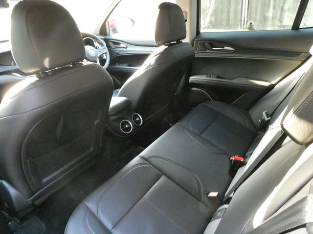 ステルヴィオ ２．２ターボ　ディーゼルＱ４　４ＷＤ　本革シート　アダプティブクルーズコントロール　パドルシフト　ディスプレイオーディオ　電動リヤゲート　スマートキー　記録簿　スペアキー（52枚目）