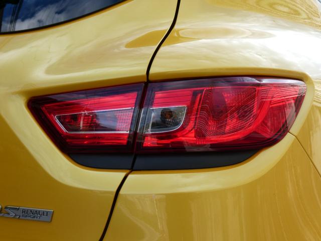 ルーテシア ルノースポール　シャシーカップ　１．６Ｌターボエンジン　ＲＳモード　純正バケットシート　ＥＴＣ　クルーズコントロール　パドルシフト　純正アルミホイル　バスフレックススピーカー（32枚目）