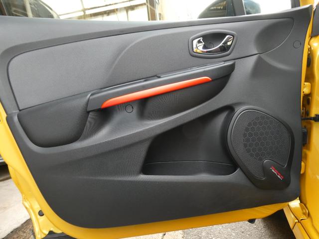 ルーテシア ルノースポール　シャシーカップ　１．６Ｌターボエンジン　ＲＳモード　純正バケットシート　ＥＴＣ　クルーズコントロール　パドルシフト　純正アルミホイル　バスフレックススピーカー（47枚目）