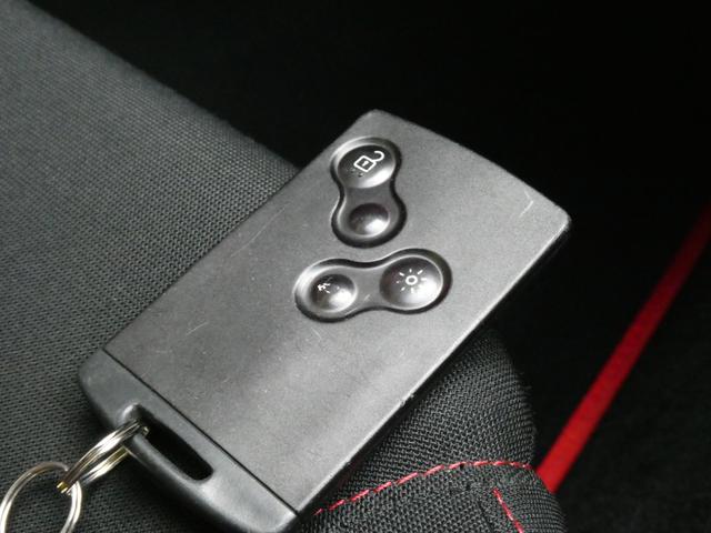 ルーテシア ルノースポール　シャシーカップ　１．６Ｌターボエンジン　ＲＳモード　純正バケットシート　ＥＴＣ　クルーズコントロール　パドルシフト　純正アルミホイル　バスフレックススピーカー（69枚目）