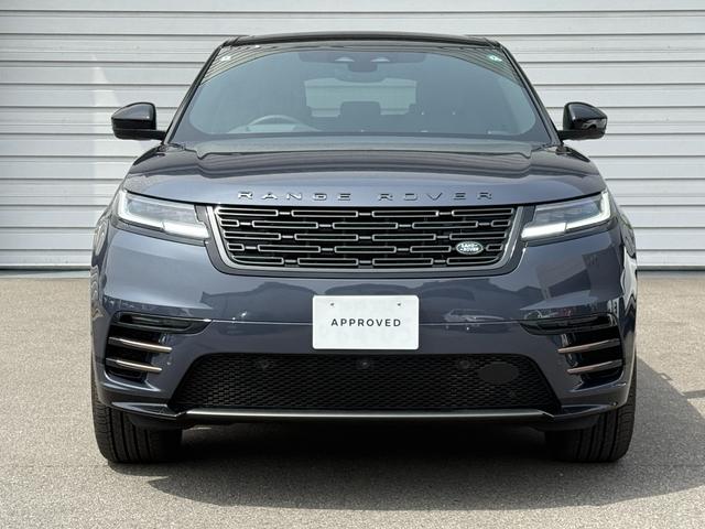 レンジローバーヴェラール ダイナミック　ＨＳＥ　Ｐ４００ｅ　スライディングパノラミックルーフ　メリディアンサウンド　前席シートエアコン　全席シートヒーター　シートメモリー　カープレイ接続　アダプティブクルーズコントロール　デモカー（3枚目）