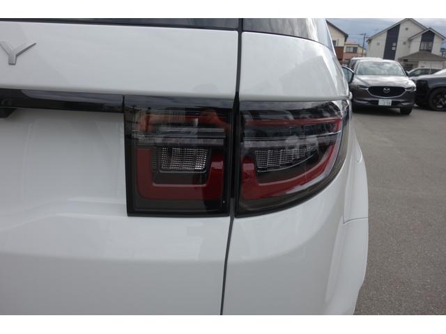 ディスカバリースポーツ Ｓ　Ｄ２００　シートヒーター　ステアリングヒーター　手動リアゲート　運転席シートメモリー　３６０度カメラ　カープレイ接続　大型ナビモニター　アダプティブクルーズコントロール　デモカーアップ車両（26枚目）