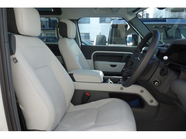 �g����̌^�ɍ��킹�āA�V�[�g�̈ʒu��p�x�𗝑z�I�ɐݒ肷�邱�Ƃ��ł��܂��B�������^�]�p����ۂ��ƂŁA���E�̊m�ۂ�n���h�����삪���X���[�Y�ɍs���A���S�������サ�܂��B