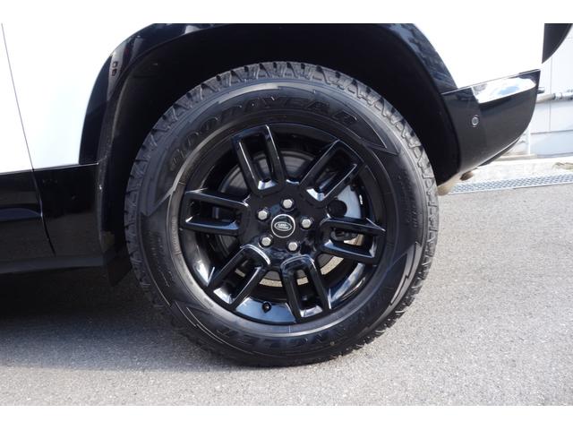 ��a�z�C�[���́A�ԑS�̂̊O�ςɍ�������^����v�f�̈�ł��B�X�|�[�c�J�[�ɑ�������Ă��邱�Ƃ������A���̑��݊����Ԃ̃v���~�A���������߂܂��B�f�U�C�������؂ł��邽�߁A�O�ς̔������▣�͂��ۗ����܂��B