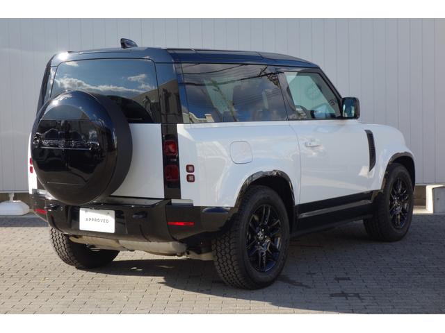 �������v���|�[�V�����ƓƓ��̃t�H���������o���A���݊��B���̃��b�N�X�ɂӂ��킵���A�h���I�ȑ�������͂ł��B