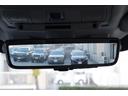 自動防眩インテリアリアビューミラー　後続車のヘッドライトのまぶしさを自動的に抑えます。クリアサイトインテリアリアビューミラーを装備。カメラモードの後方映像と通常のルームミラーにも切り替えが可能です。