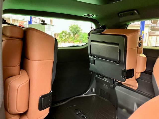 ヴェルファイアハイブリッド Ｚ　プレミア　Ｅ－ＦＯＵＲ　ＧＲエアロ　ワンオーナー車　左右独立ムーンルーフ　茶内装　デジタルインナーミラー　純正１４型ＤＡ　置くだけ充電　パワーバックドア（28枚目）