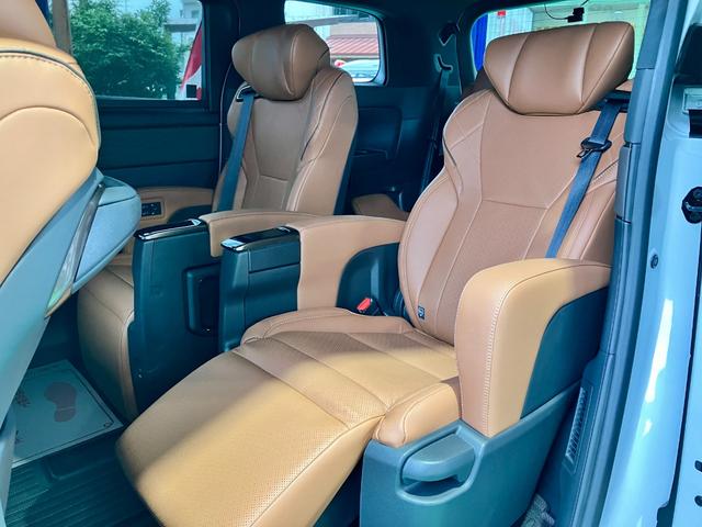 ヴェルファイアハイブリッド Ｚ　プレミア　Ｅ－ＦＯＵＲ　ＧＲエアロ　ワンオーナー車　左右独立ムーンルーフ　茶内装　デジタルインナーミラー　純正１４型ＤＡ　置くだけ充電　パワーバックドア（30枚目）