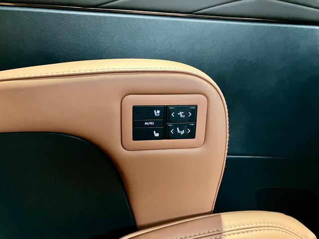 ヴェルファイアハイブリッド Ｚ　プレミア　Ｅ－ＦＯＵＲ　ＧＲエアロ　ワンオーナー車　左右独立ムーンルーフ　茶内装　デジタルインナーミラー　純正１４型ＤＡ　置くだけ充電　パワーバックドア（41枚目）