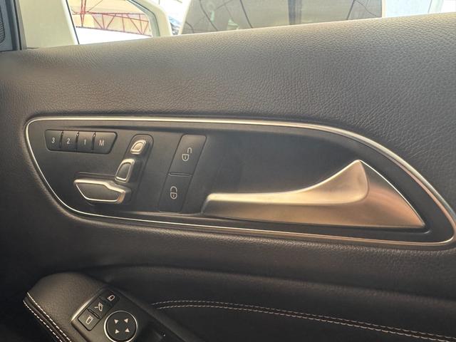 ＧＬＡクラス ＧＬＡ２２０　４マチック　黒革シート　サンルーフ　純正ナビ　ＥＴＣ　フルセグＴＶ　Ｂｌｕｅｔｏｏｔｈ　バックカメラ　ドライブレコーダー　ハーマンカードンスピーカー　シートヒーター　キーレスゴー　前後センサー　オートエアコン（21枚目）