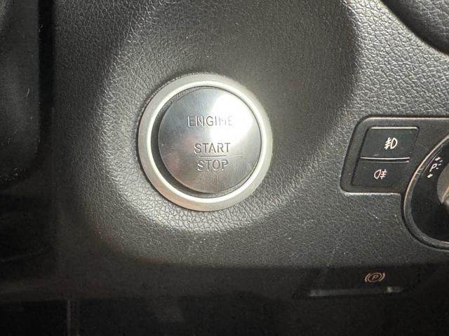 ＧＬＡクラス ＧＬＡ２２０　４マチック　黒革シート　サンルーフ　純正ナビ　ＥＴＣ　フルセグＴＶ　Ｂｌｕｅｔｏｏｔｈ　バックカメラ　ドライブレコーダー　ハーマンカードンスピーカー　シートヒーター　キーレスゴー　前後センサー　オートエアコン（23枚目）