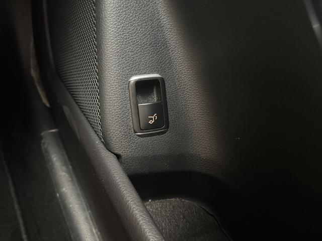 ＧＬＡクラス ＧＬＡ２２０　４マチック　黒革シート　サンルーフ　純正ナビ　ＥＴＣ　フルセグＴＶ　Ｂｌｕｅｔｏｏｔｈ　バックカメラ　ドライブレコーダー　ハーマンカードンスピーカー　シートヒーター　キーレスゴー　前後センサー　オートエアコン（25枚目）