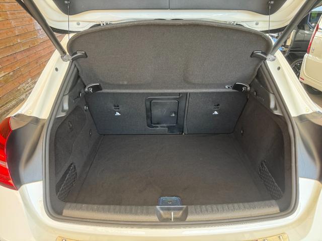 ＧＬＡクラス ＧＬＡ２２０　４マチック　黒革シート　サンルーフ　純正ナビ　ＥＴＣ　フルセグＴＶ　Ｂｌｕｅｔｏｏｔｈ　バックカメラ　ドライブレコーダー　ハーマンカードンスピーカー　シートヒーター　キーレスゴー　前後センサー　オートエアコン（35枚目）