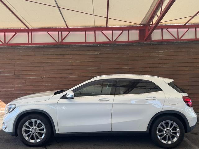 ＧＬＡクラス ＧＬＡ２２０　４マチック　黒革シート　サンルーフ　純正ナビ　ＥＴＣ　フルセグＴＶ　Ｂｌｕｅｔｏｏｔｈ　バックカメラ　ドライブレコーダー　ハーマンカードンスピーカー　シートヒーター　キーレスゴー　前後センサー　オートエアコン（55枚目）